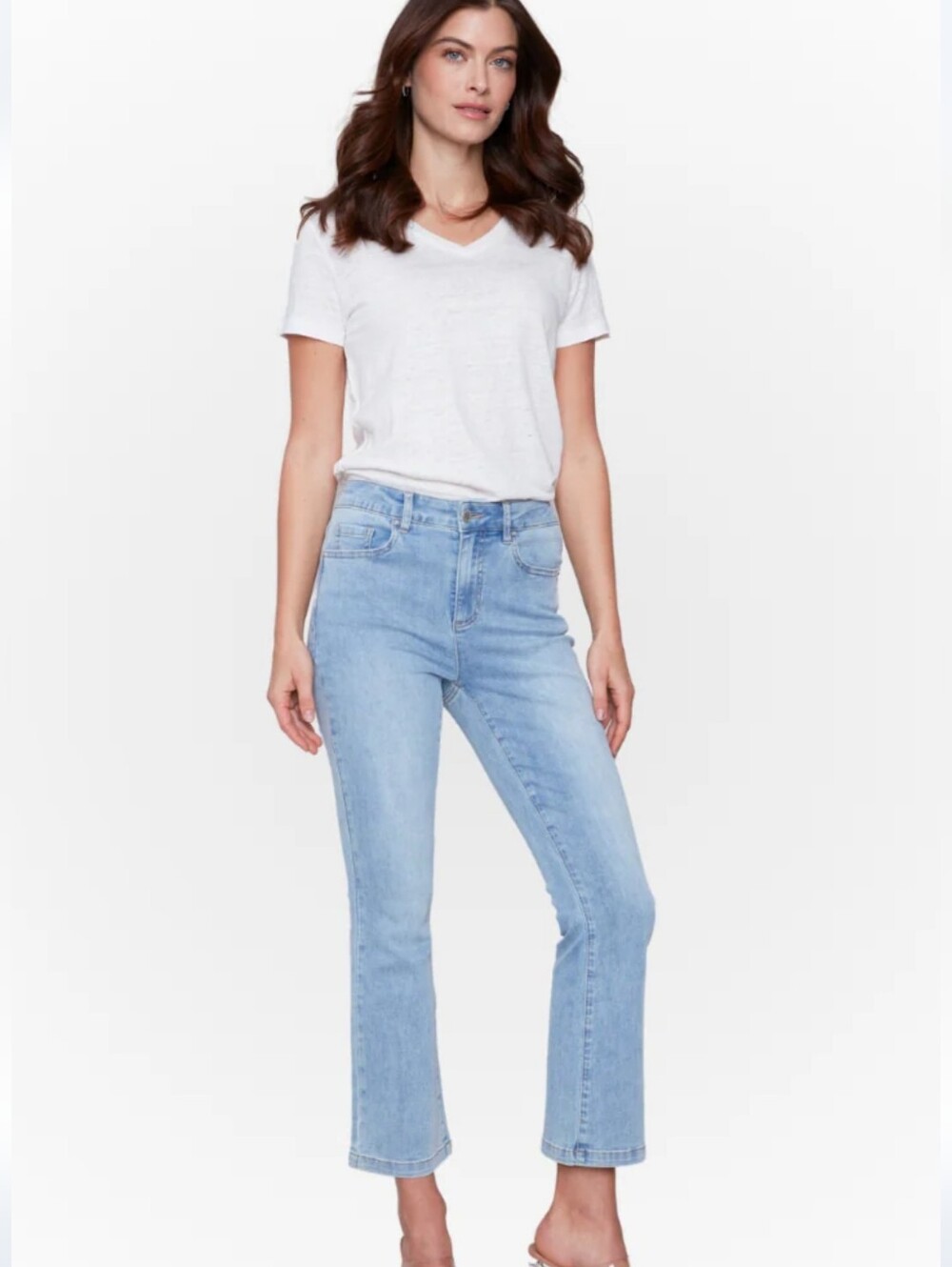 NWT Charlie B  Light Blue Boot Cut Cropped Jeans  8